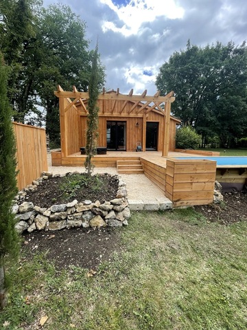 Création d'une cabane en bois d'extérieur à Cahors